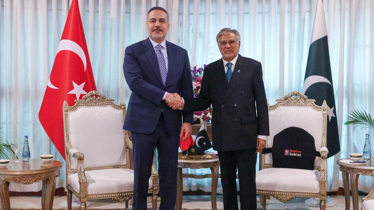 Dışişleri Bakanı Fidan, Pakistanlı mevkidaşı Dar ile görüştü