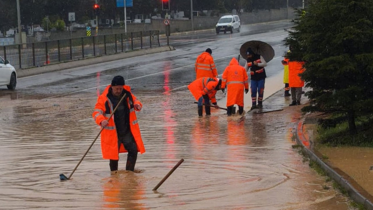AKOM’dan İstanbullulara uyarı: Zorunlu olmadıkça trafiğe çıkmayın