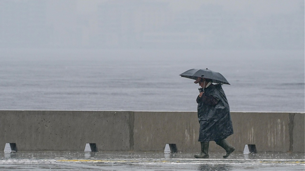 Meteoroloji'den Ege ve Batı Akdeniz'e uyarı: Kuvvetli sağanak geliyor