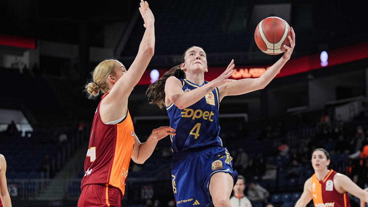 Fenerbahçe Opet Galatasaray'ı mağlup ederek şampiyon oldu