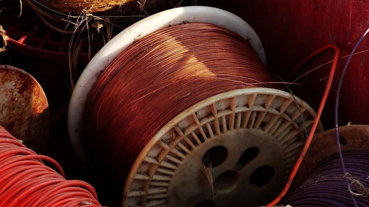 Bakırda riskler sürüyor! Tahminler aşağı çekildi