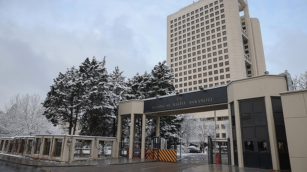 Hazine nakit dengesi martta 279,6 milyar lira açık verdi