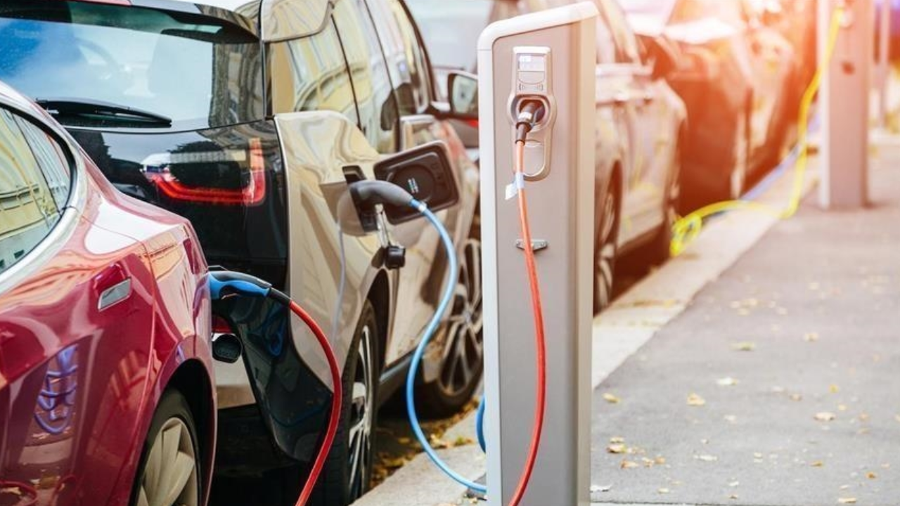 Petrol krizi elektrikli araçlara yaradı: Küresel talep patladı