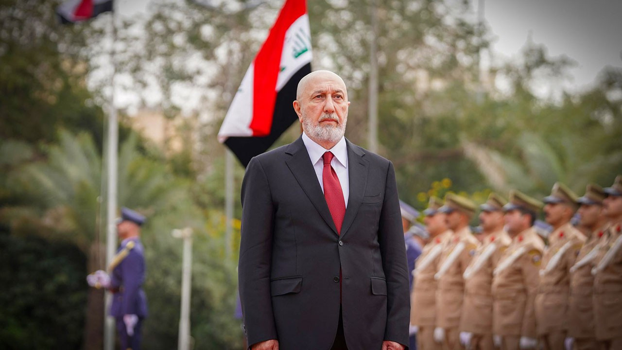 Irak’ın yeni Cumhurbaşkanı Amedi görevini resmen devraldı