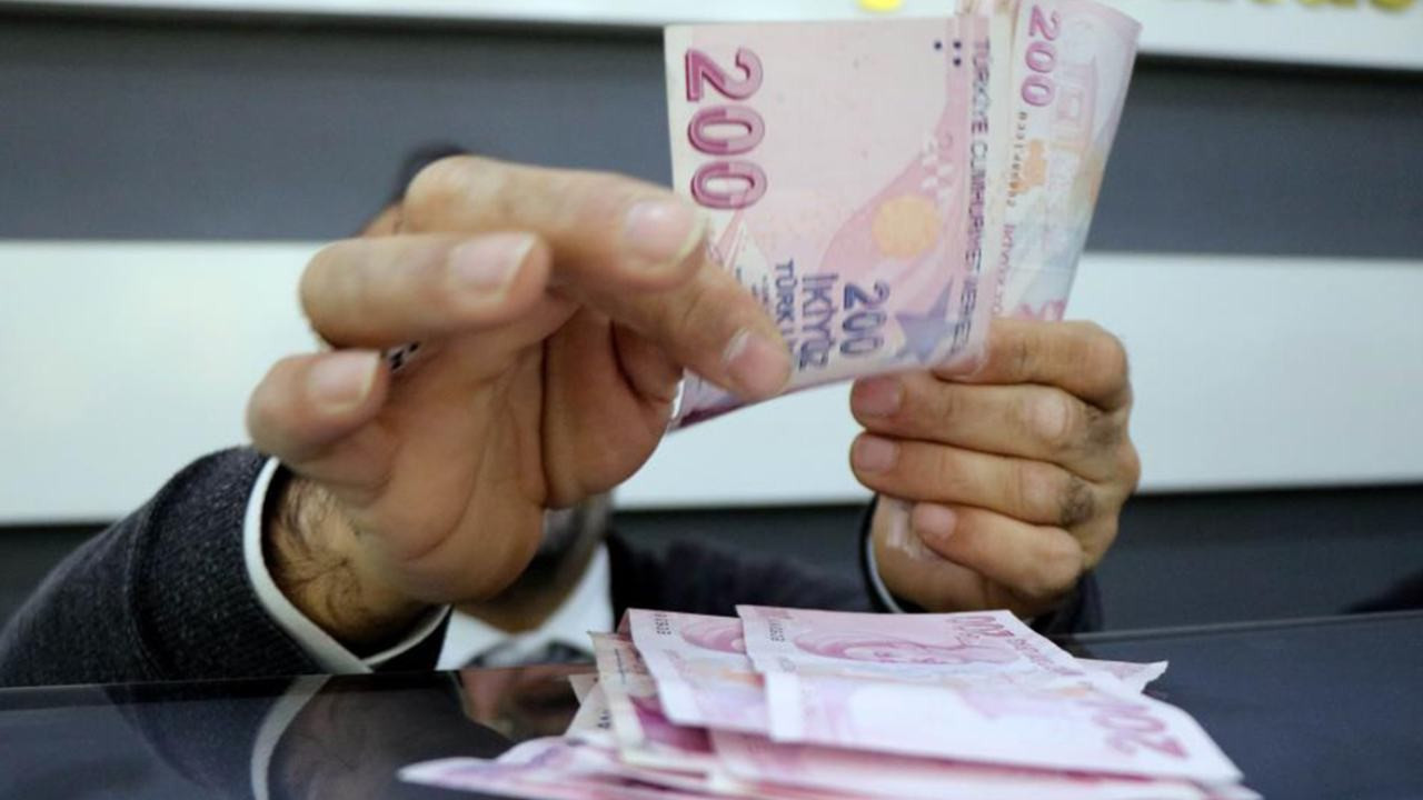 Öğretmen maaşlarından 52 milyon liralık vurgun