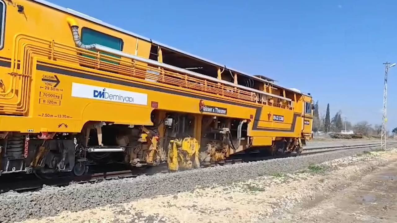 Suriye sınırındaki 350 kilometrelik hat tren trafiğine açıldı