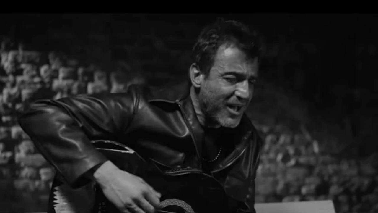 Şarkıcı Rıza Tamer hayatını kaybetti