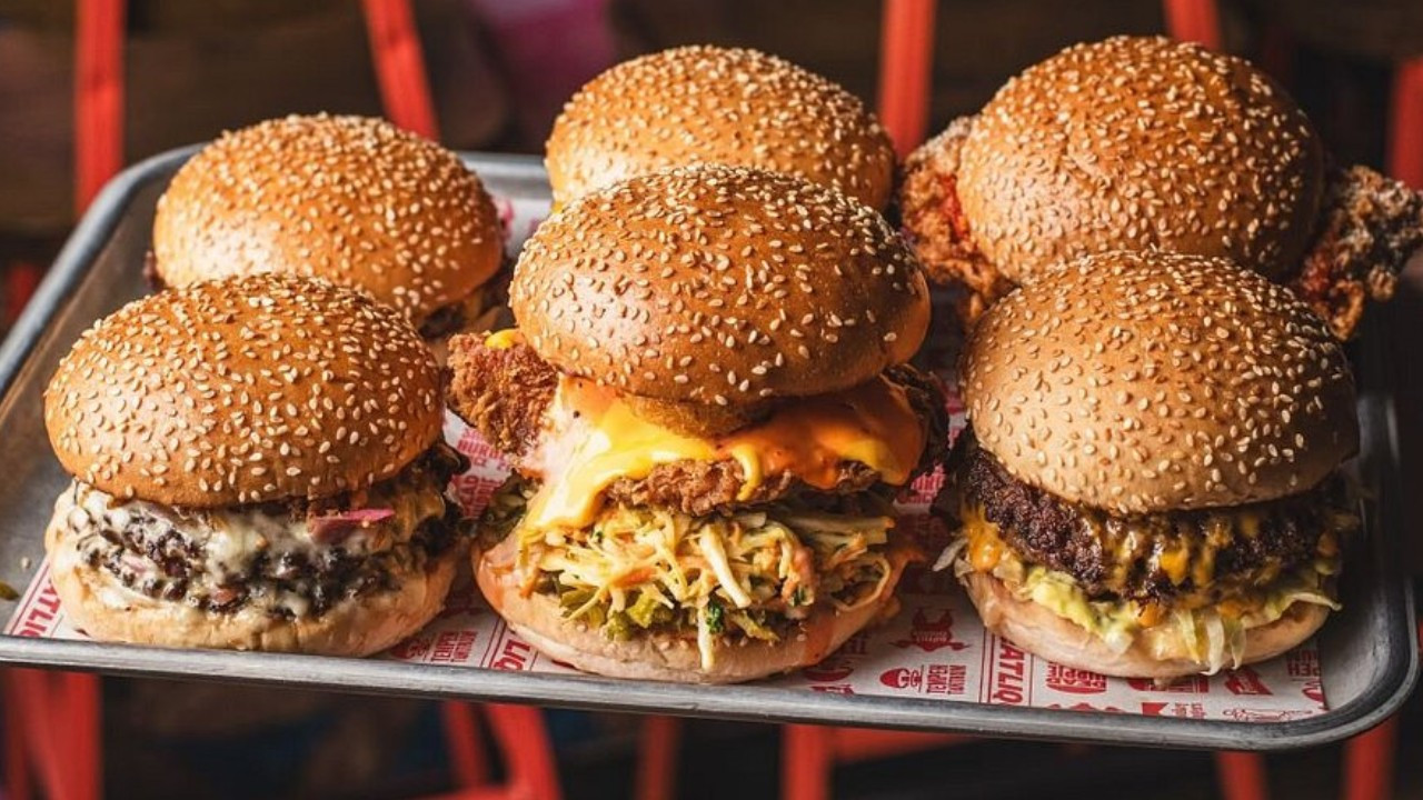 Sokak lezzetinden burger zincirine uzanmıştı: Fast food devine kayyum atandı