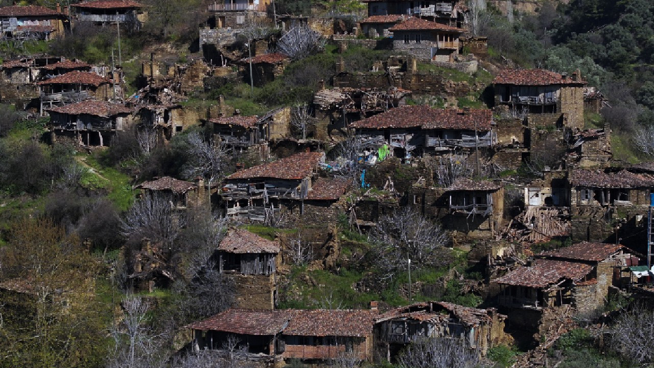 Sadece 3 aile yaşıyor: Göçle boşalan hayalet köy turizmle ayağa kalkacak