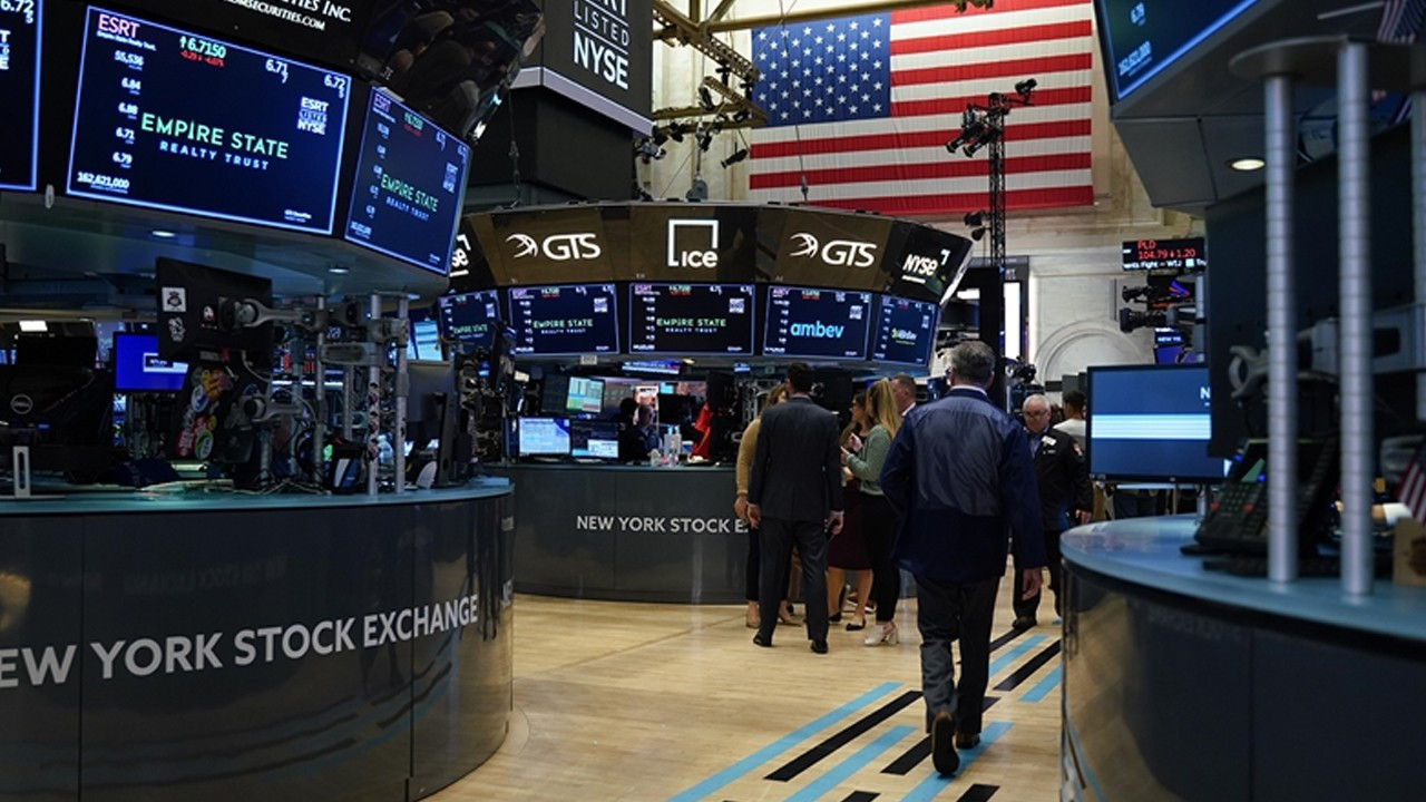 New York borsası haftanın ilk işlem gününü düşüşle kapadı