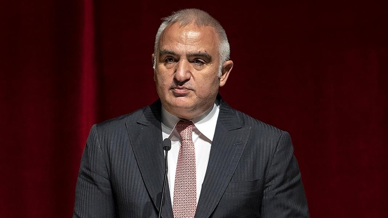 Bakan Ersoy'dan Rıza Kayaalp'e tebrik