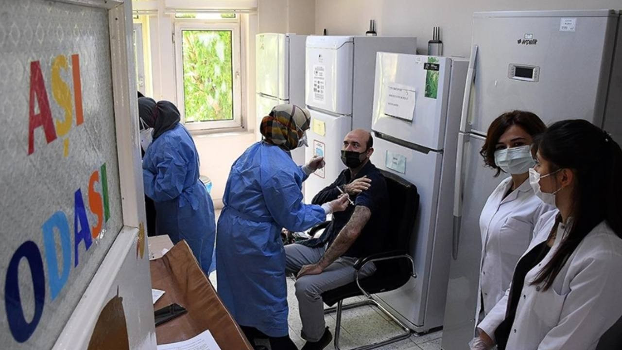 Aile hekimleri isyan etti: İş yükü arttı, maaşlar kesiliyor