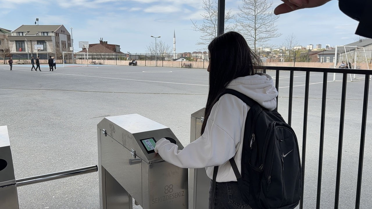 Okullarda yeni güvenlik dönemi: Öğrenci girişinde aileye anlık fotoğraflı bildirim gidiyor