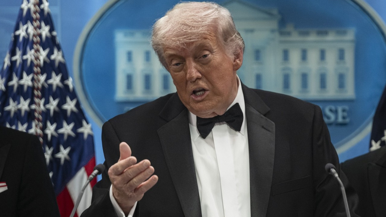 Trump'tan dikkat çeken açıklama! 'İran çöküş aşamasında'