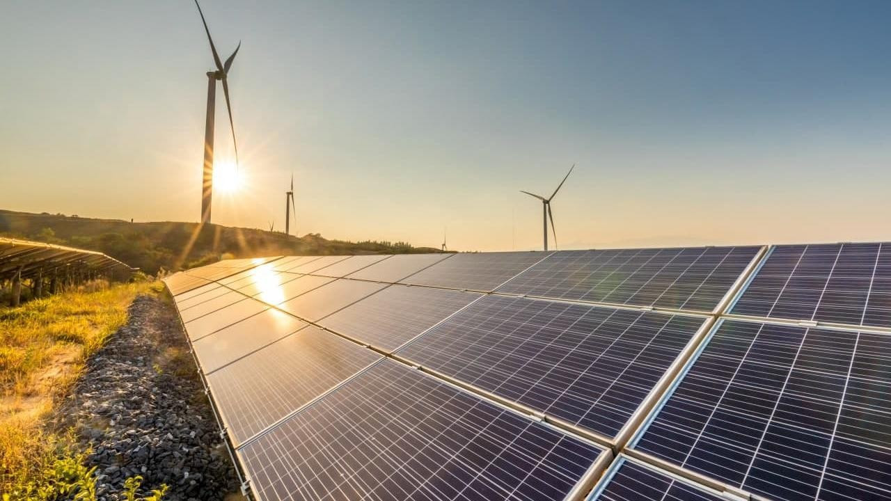 Yenilenebilir enerjide 'eksi fiyat' krizi: Artan üretim sistemi zora soktu