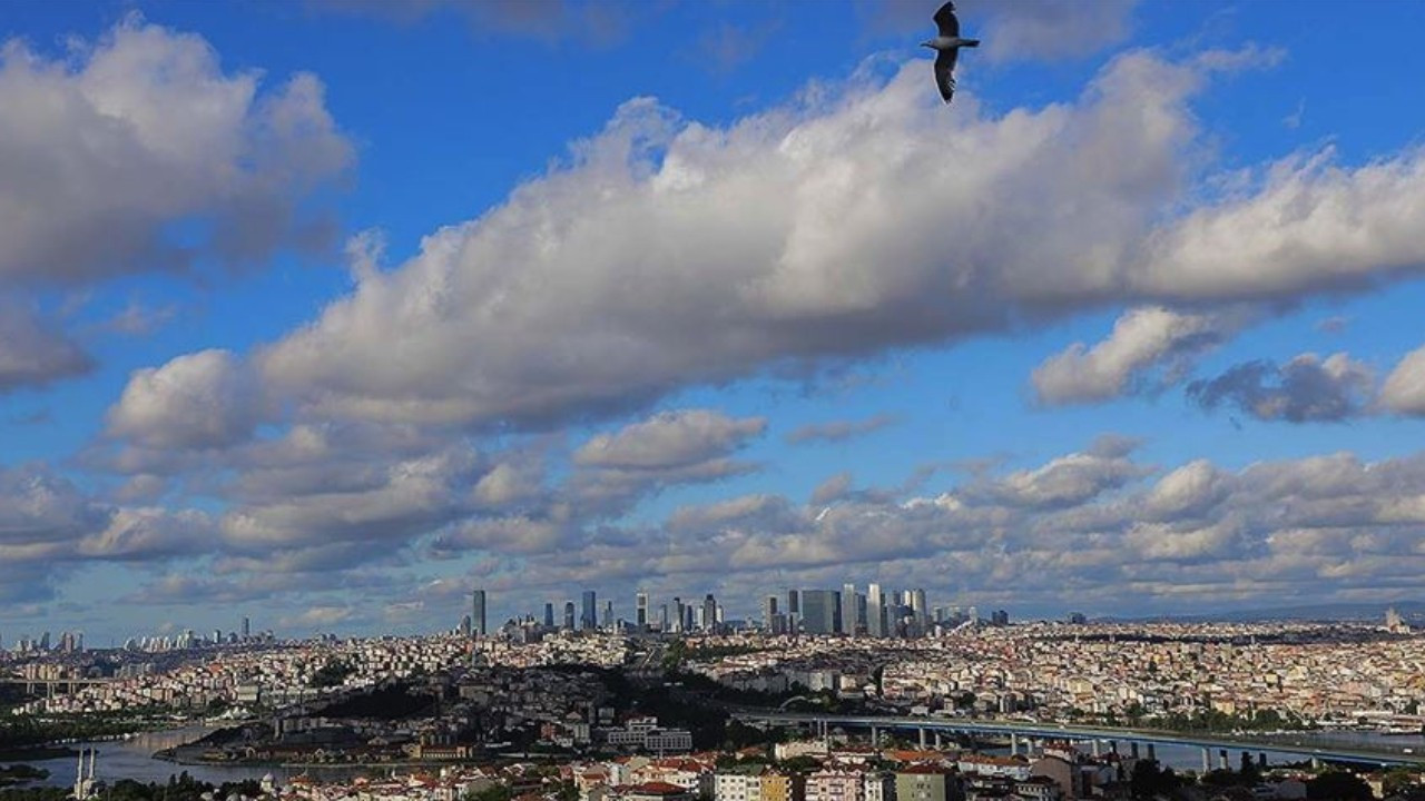 Meteoroloji duyurdu: Yurt genelinde parçalı bulutlu ve sağanak yağışlı hava hakim olacak