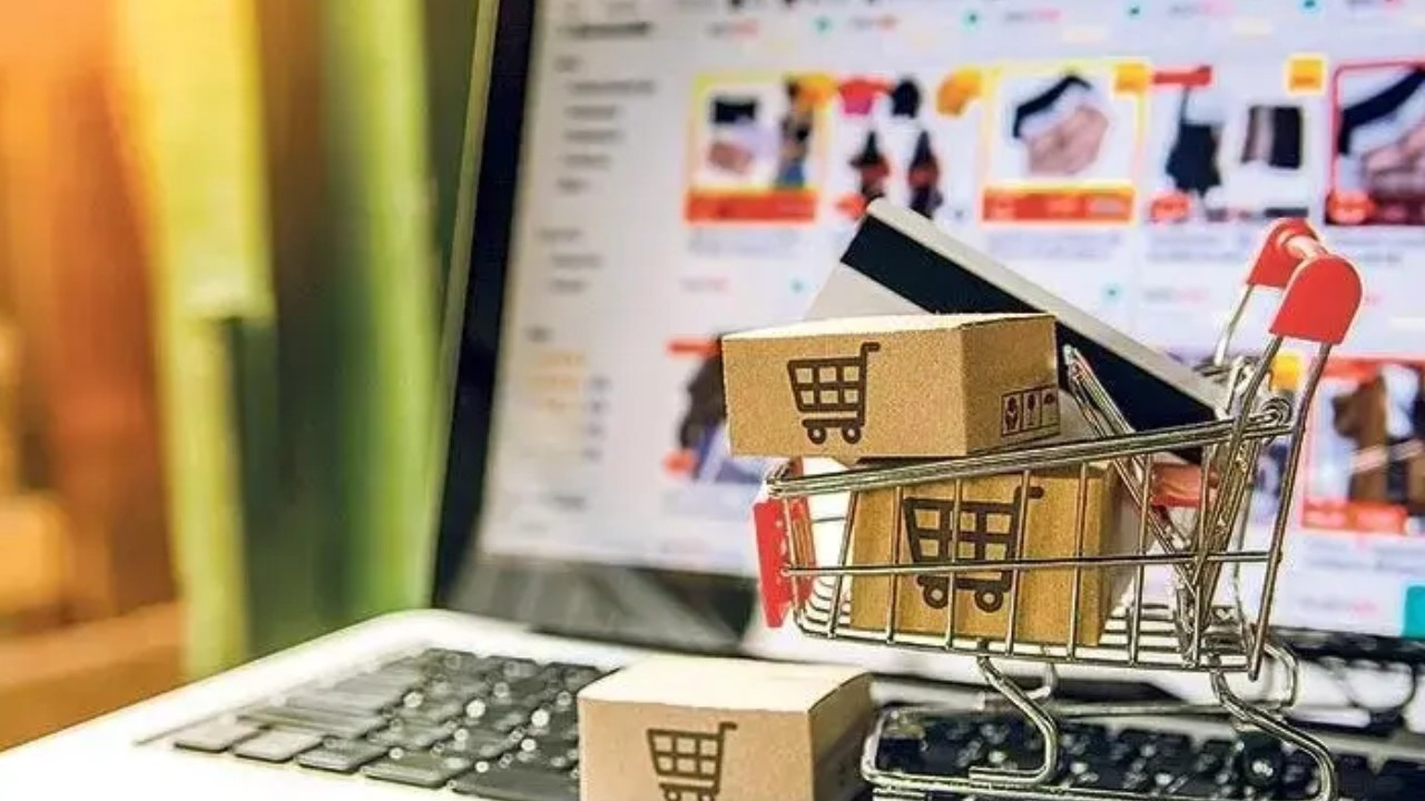Anneler Günü alışverişi e-ticareti canlandırdı: Mayıs hacmi 400 milyar liraya koşuyor
