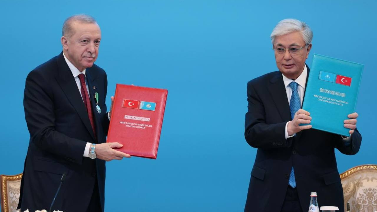 Türkiye ile Kazakistan arasında dev ekonomi ve savunma işbirliği: 13 anlaşma imzalandı