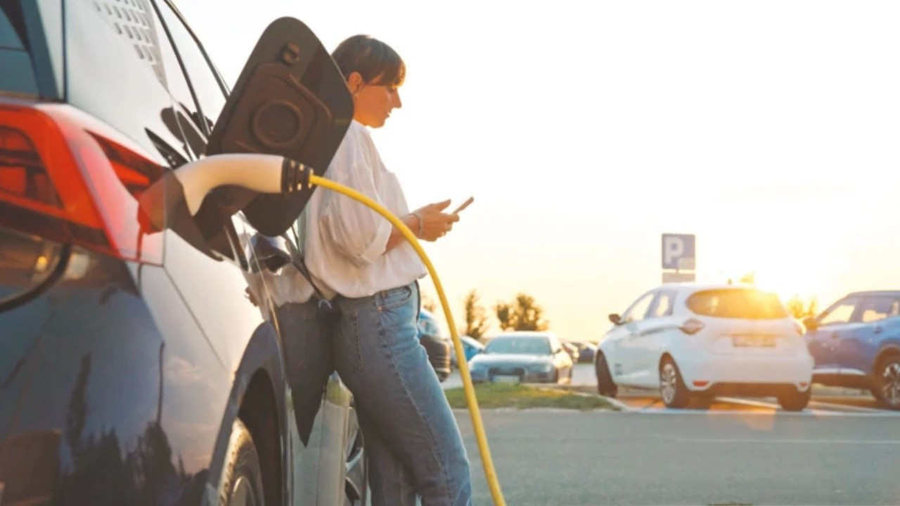 Türkiye’de elektrikli ve hibrit otomobiller pazarda yüzde 50’yi geçti