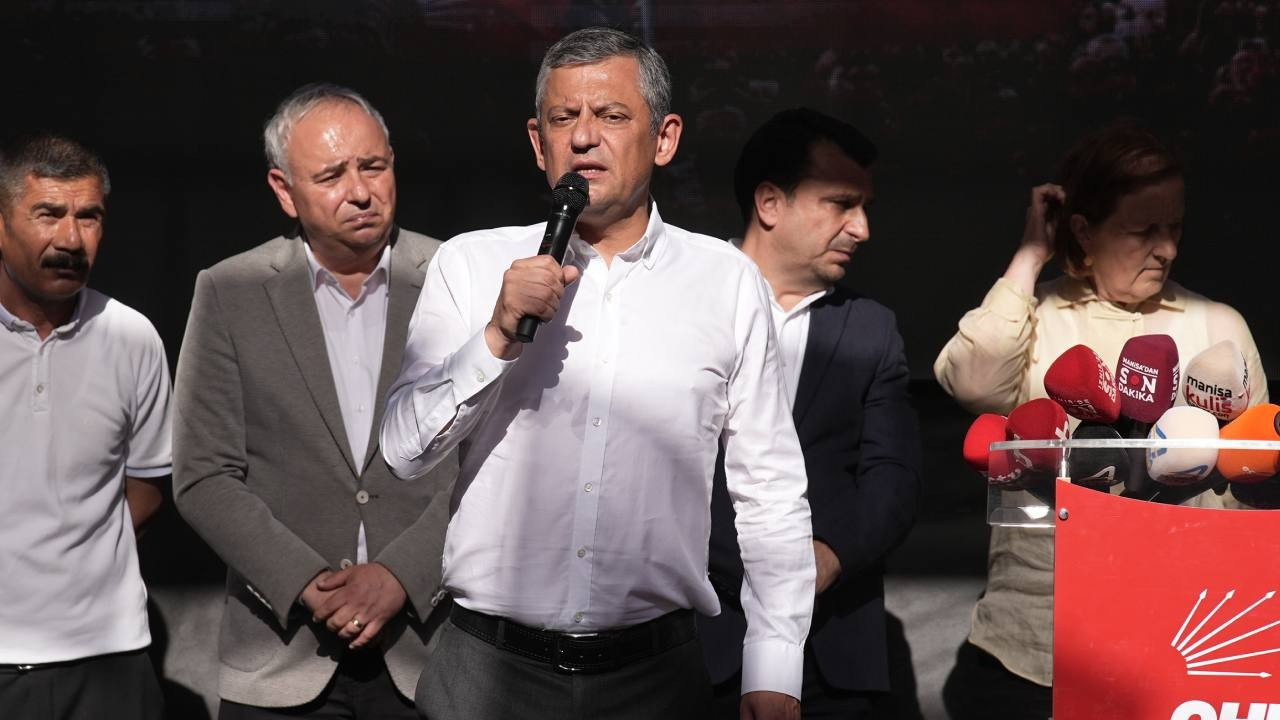 Özgür Özel, olağanüstü kurultay için yeterli imzaya ulaştı