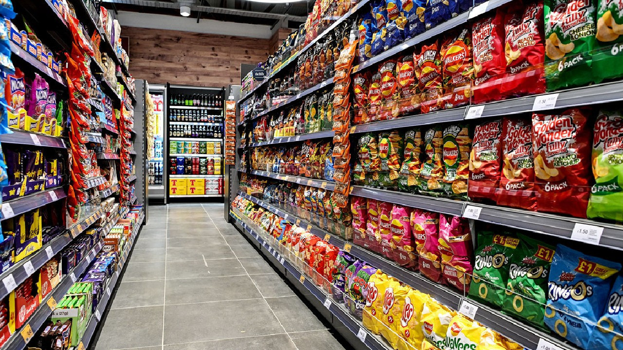Dev market zinciri 100'e yakın şubesini kapatıyor