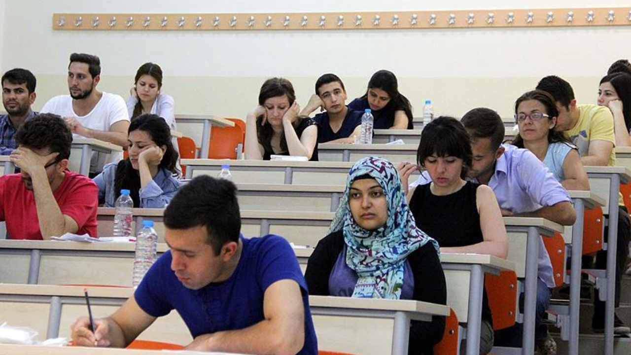 AÖF yaz okulu kayıtları başladı mı, ne zaman başlıyor? Sınav hangi tarihte yapılacak?