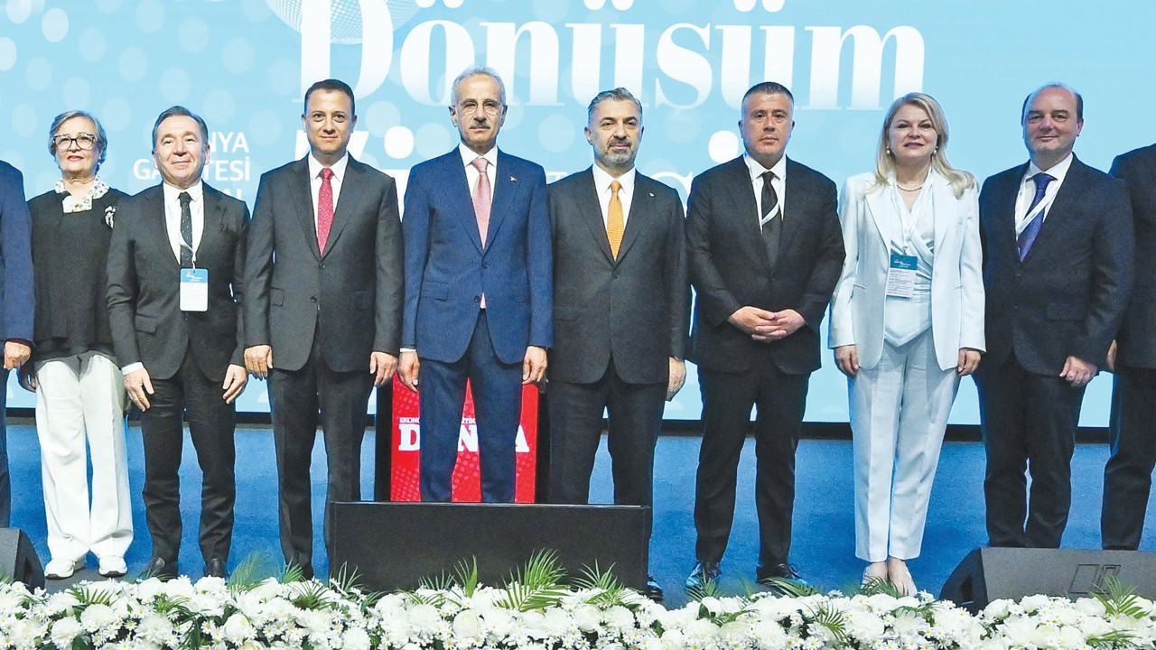 Ulaştırma ve Altyapı Bakanı Uraloğlu: Türkiye'yi dijital koridorların merkezi yapacağız