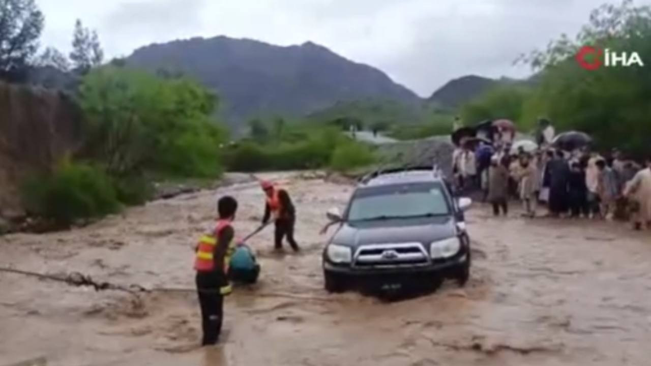 Pakistan'da şiddetli yağış: 7 ölü, 33 yaralı