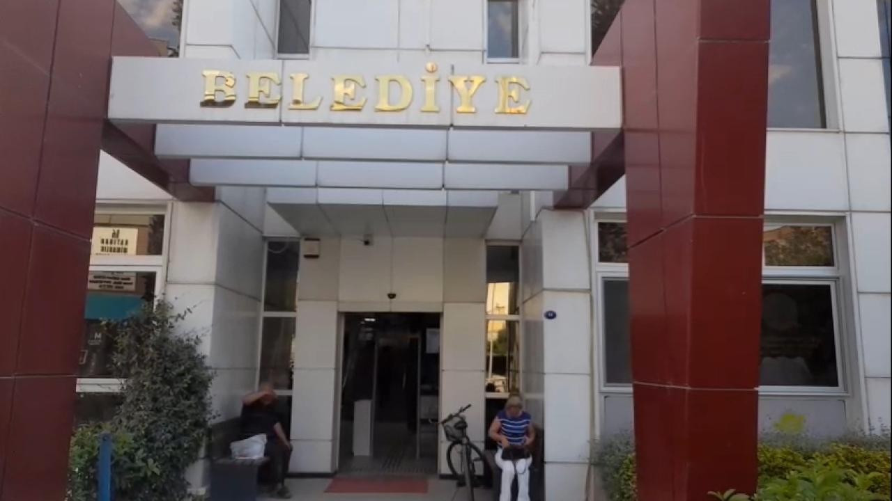 Seferihisar Belediyesi'ne operasyon: 6 kişi gözaltına alındı