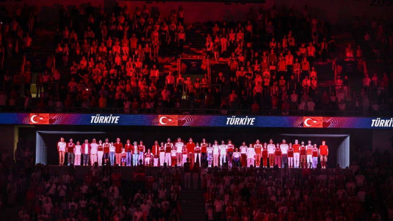 Vodafone’dan Voleybol Milletler Ligi’nde millilere hologram tribünden destek