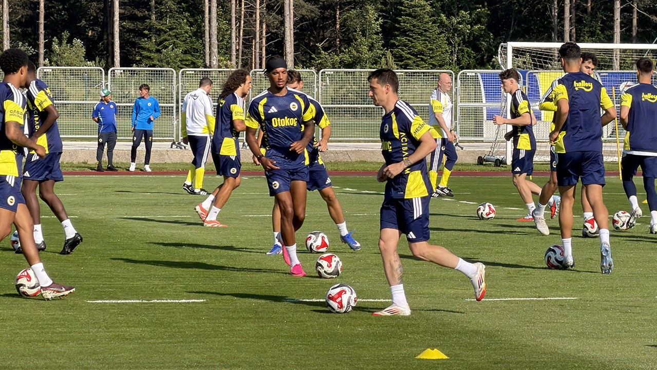 Fenerbahçe, Topuk Yaylası'ndaki ilk antrenmanını yaptı