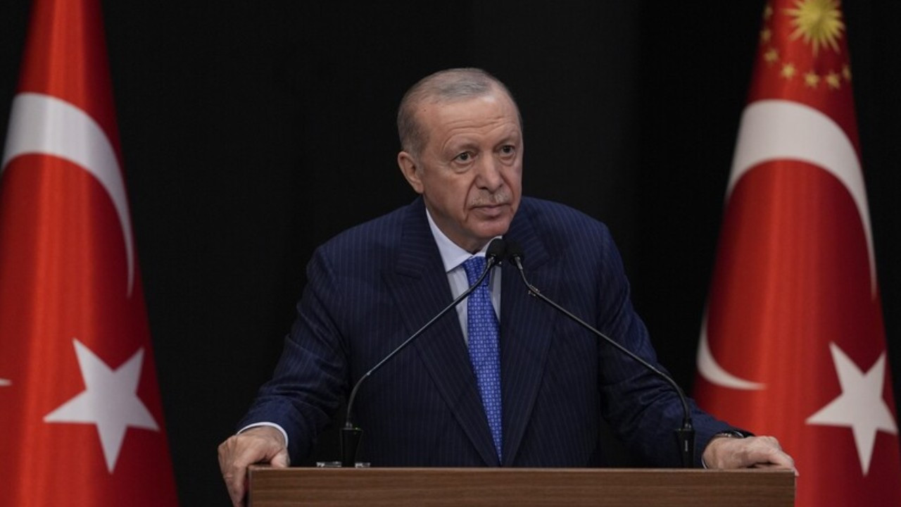 Cumhurbaşkanı Erdoğan'dan AK Parti teşkilatına uyarı: İcraat peşinde olun, şov peşinde değil