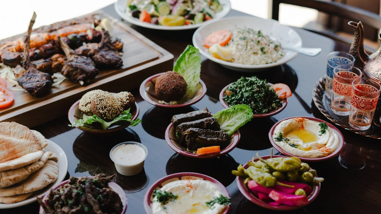 Ünlü Akdeniz restoranı iflasın eşiğinde: Çok sayıda şubesini kapatıyor