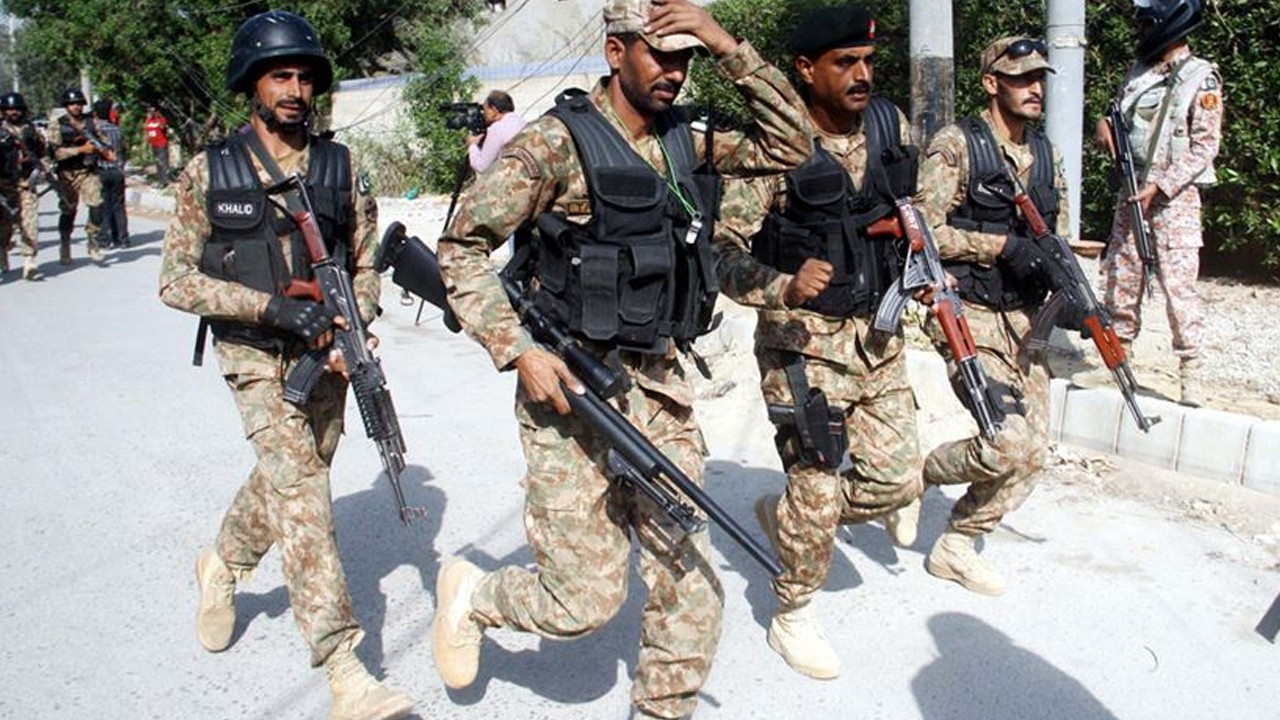 Pakistan, Afganistan sınırında saldırılar düzenlediğini duyurdu