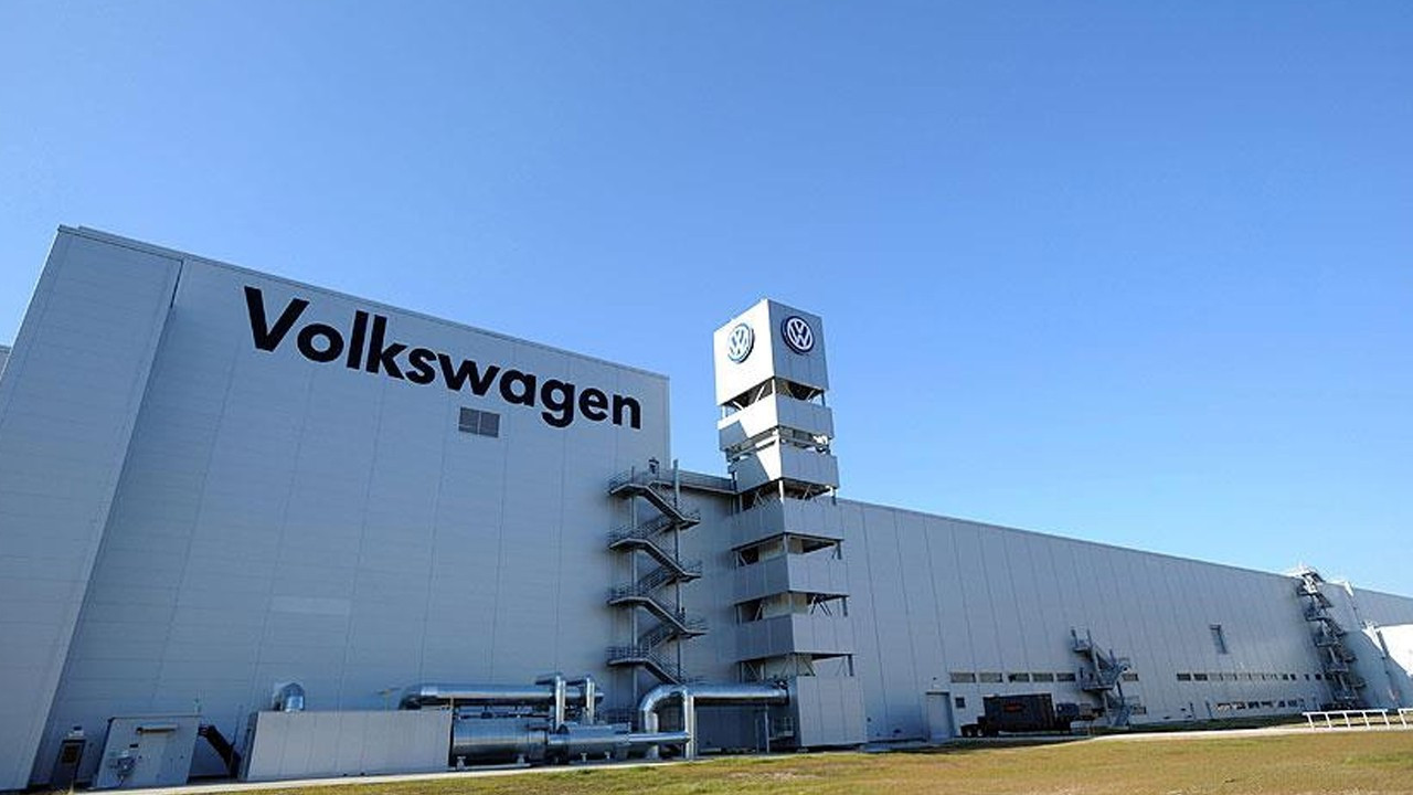 Almanya, Volkswagen'in fabrika kapatmasını engellemek için harekete geçti