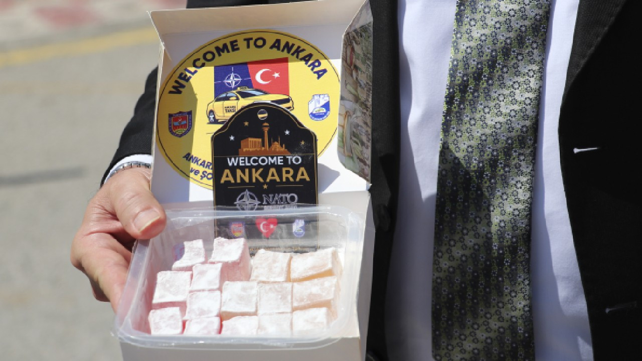 Ankara'daki taksilere kolonya ve lokum düzenlemesi