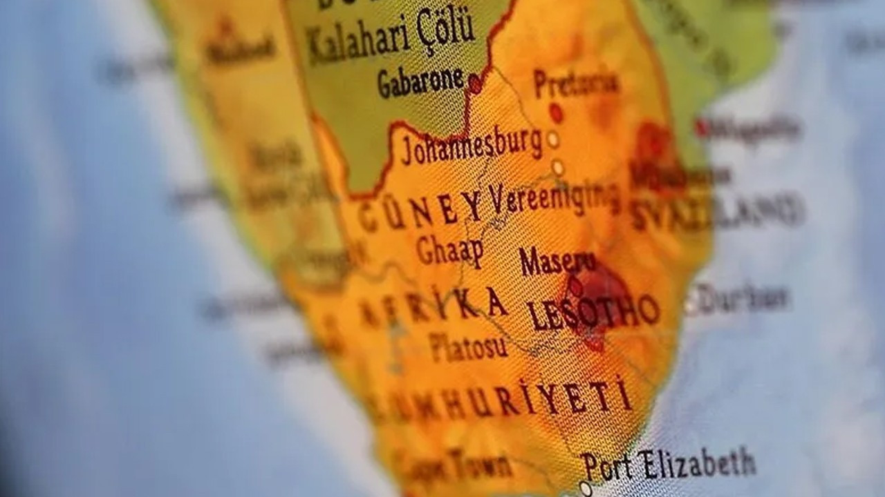 Güney Afrika'da otobüs kazası: 16 ölü