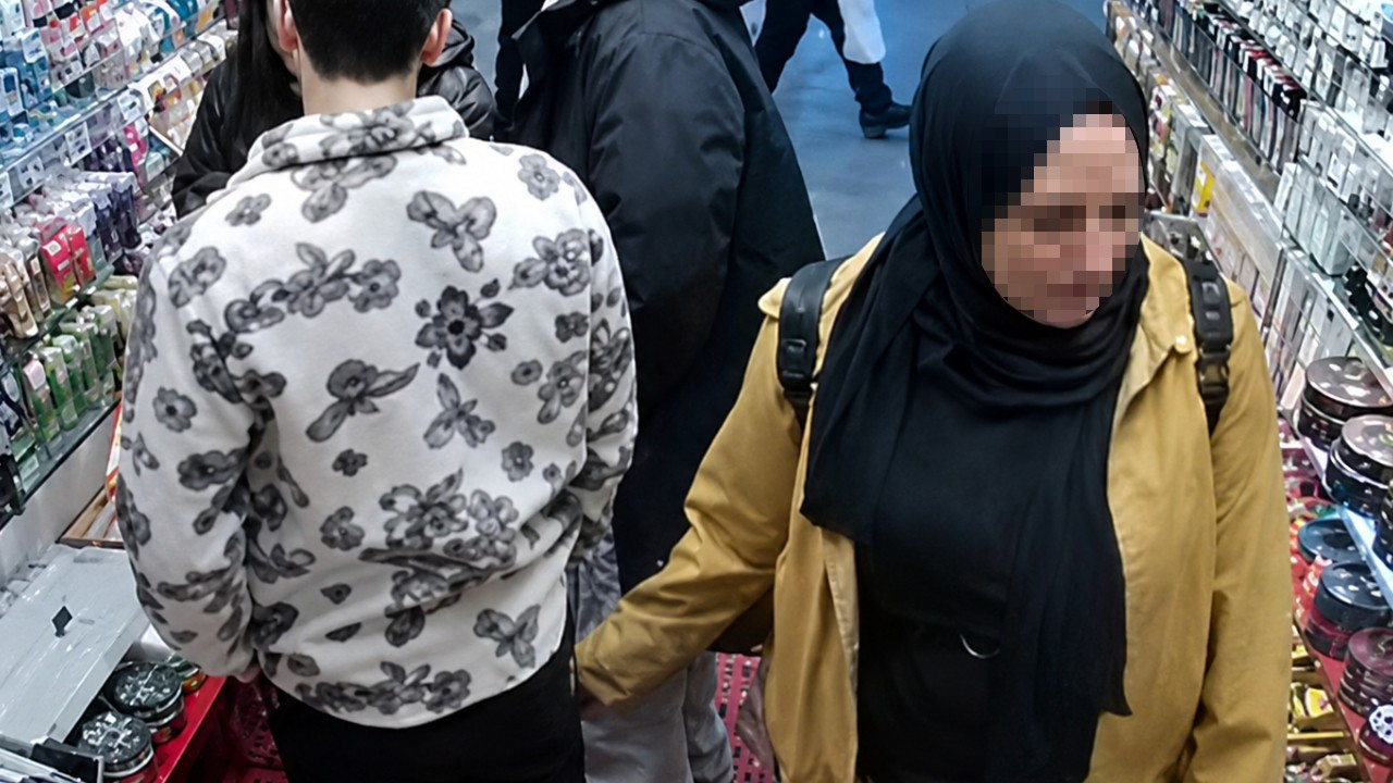 Erkeklere cinsel tacizde bulunan kadın yakalandı