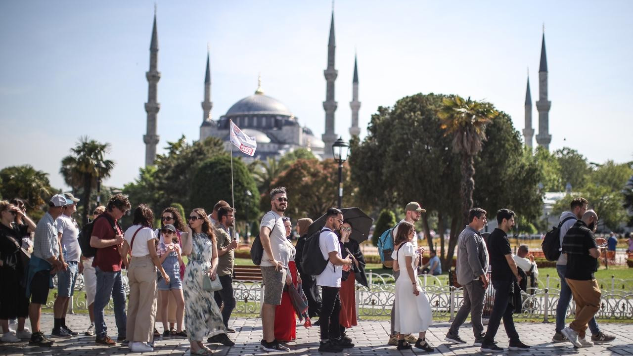 Türkiye turizmde zirveye koşuyor: Dünyada ilk 4'e girdi