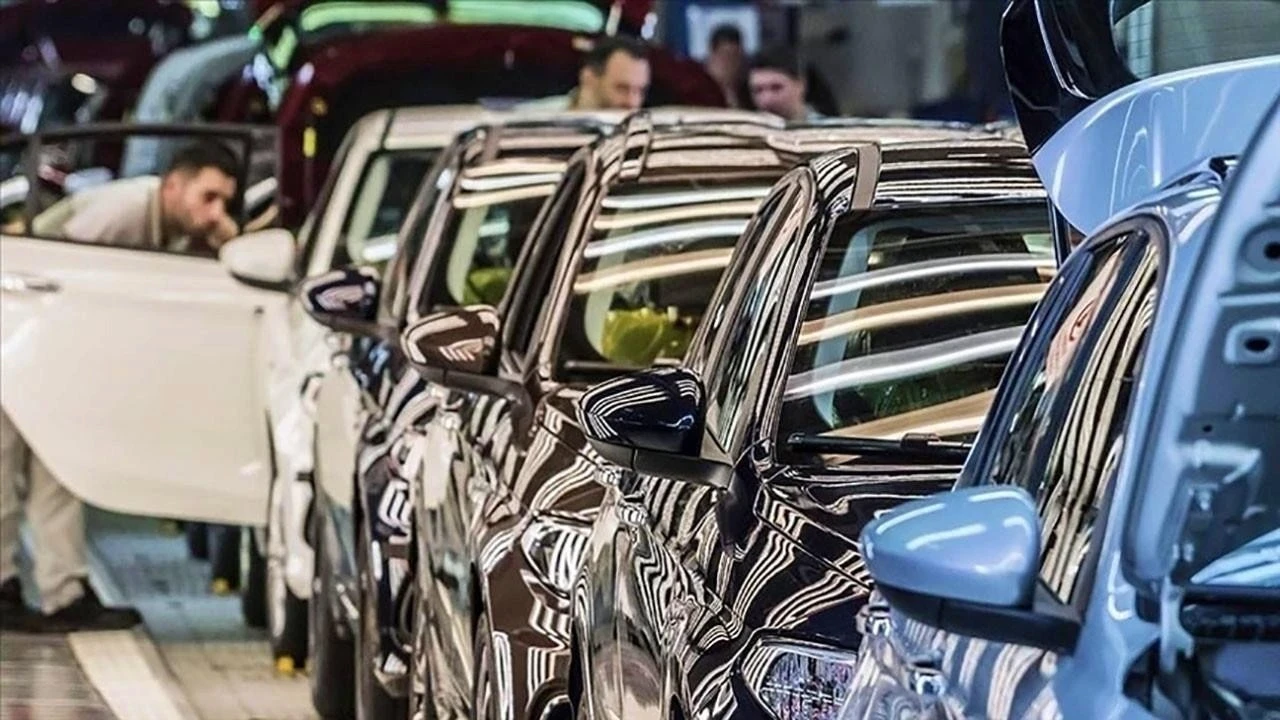 Otomotiv pazarı küçüldü, ÖTV geliri büyüdü: Hazine 6 ayda hedefin yüzde 38'ine ulaştı