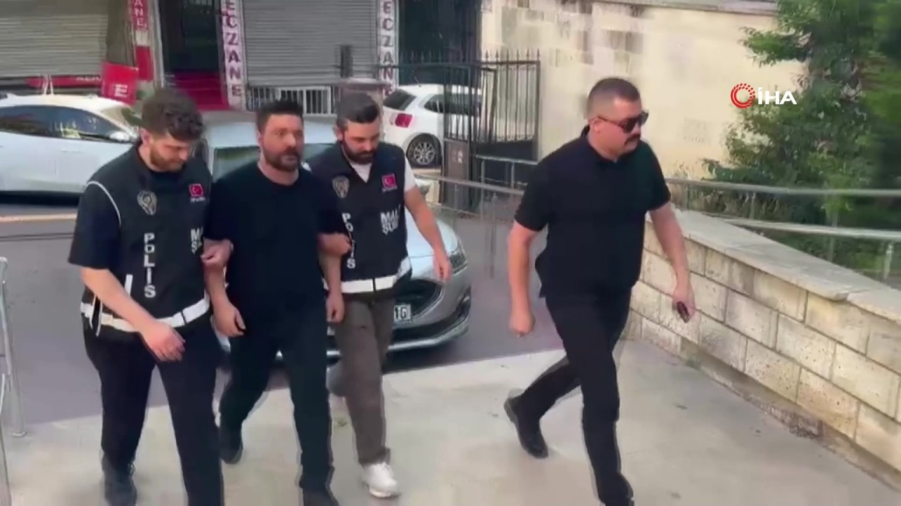 Oğuzhan Uğur'un gözaltına alındığı anlar ortaya çıktı