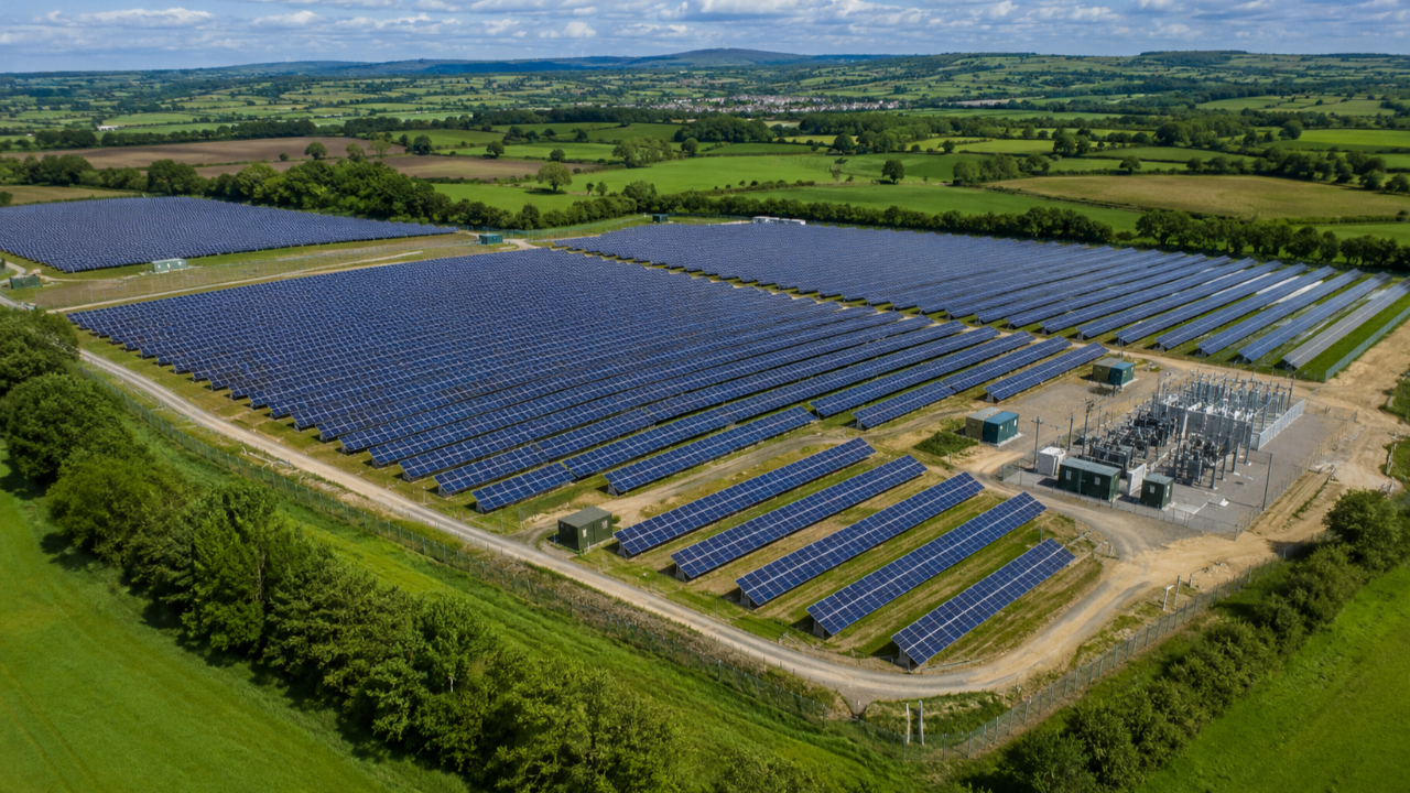 YEO Teknoloji İngiltere'de 196 MWp'lik Güneş Enerjisi Projesi Üstlendi