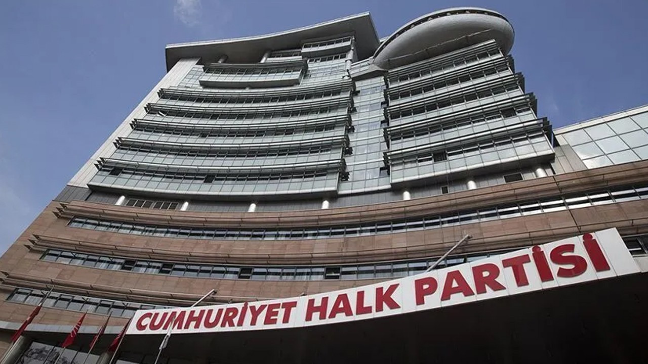 CHP, İstanbul'da 7 ilçe başkanı ve yönetimini görevden aldı