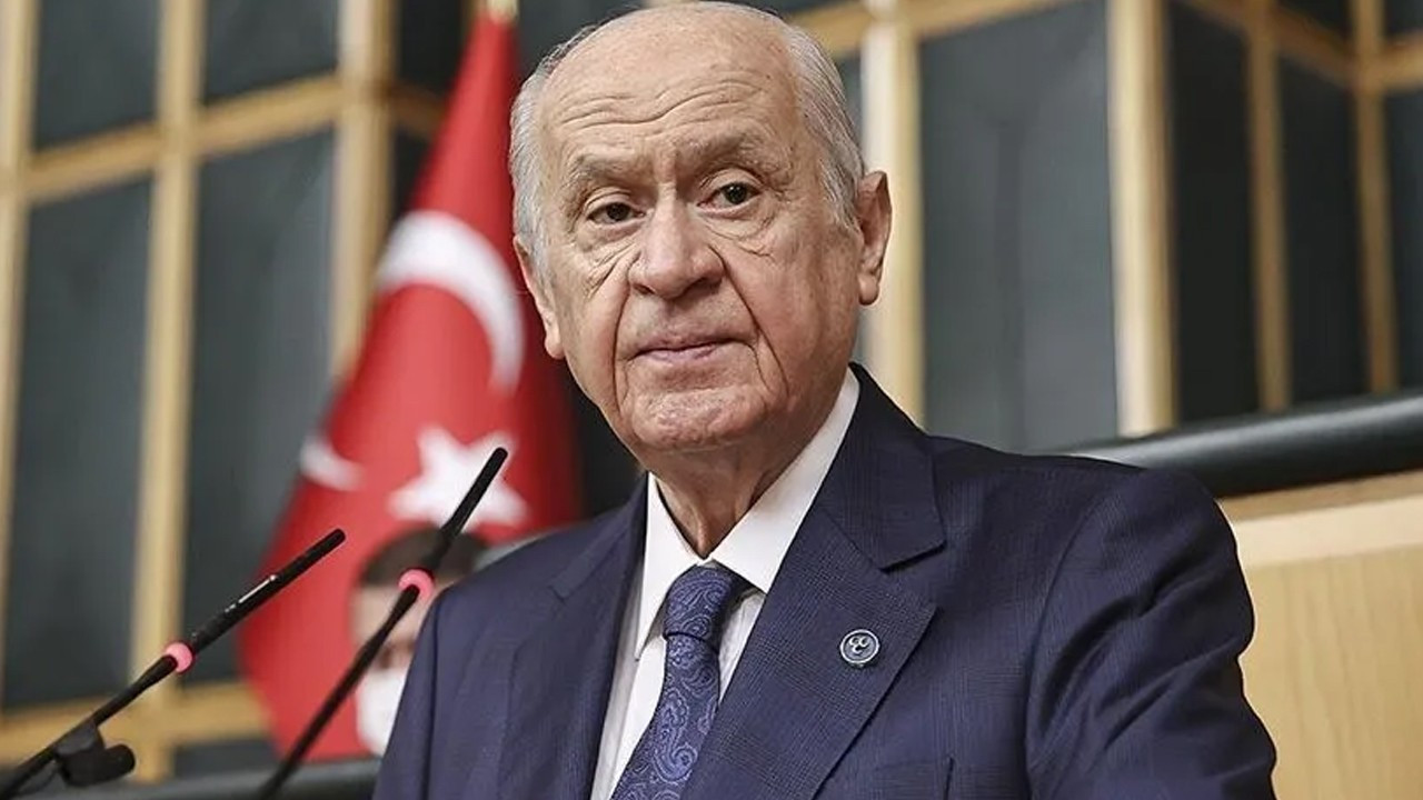 Devlet Bahçeli'den A Milli Kadın Voleybol Takımı'na tebrik