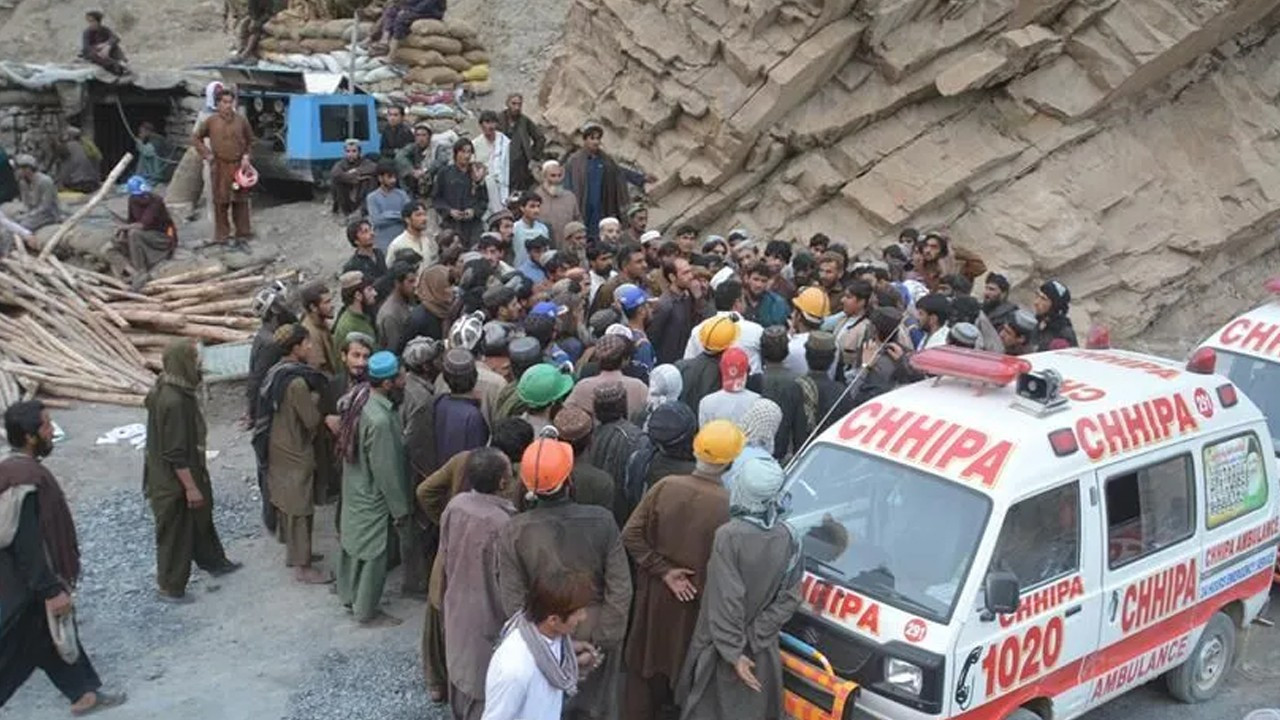 Pakistan'da maden faciası: 42 işçi mahsur kaldı, 6 kişi yaşamını yitirdi