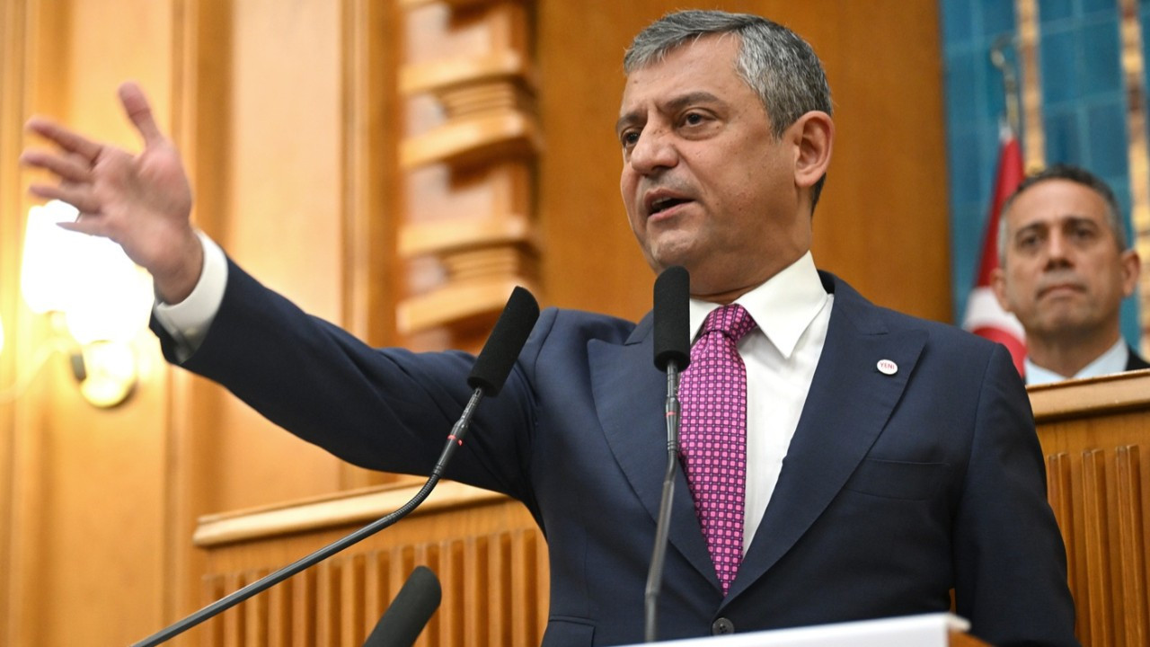 Özgür Özel partisinin ilk grup toplantısını gerçekleştirdi
