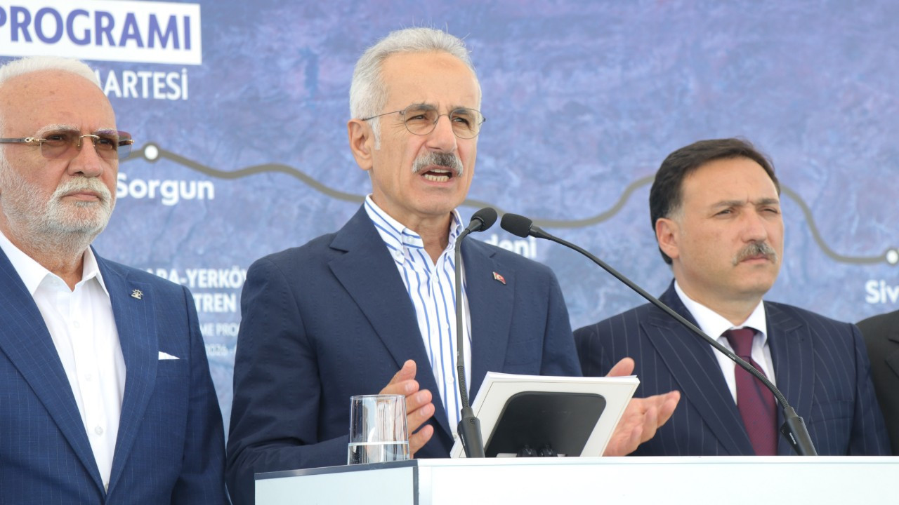 Bakan Uraloğlu açıkladı: 7 saatlik yol 1 saat 45 dakikaya iniyor