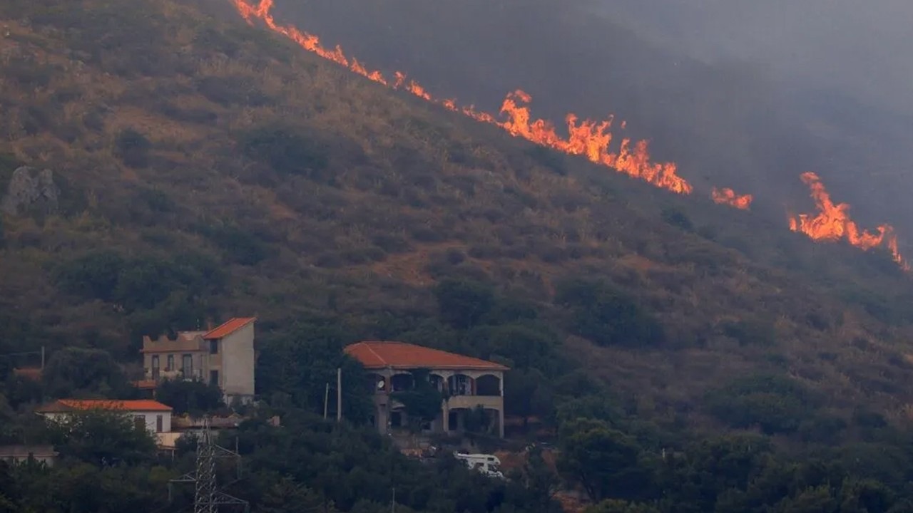 İtalya'da orman yangını: 200 kişi tahliye edildi