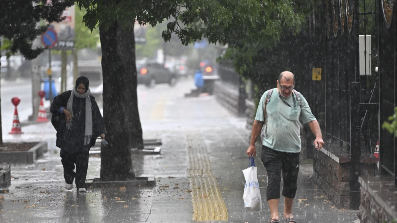 İstanbul'da hava değişiyor: Sağanak için saatler kaldı