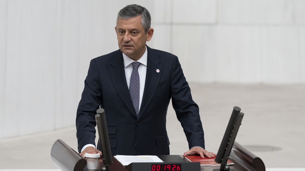 Özgür Özel açıkladı: Yeni Parti'nin 'Çerçeve Yasa' kararı belli oldu